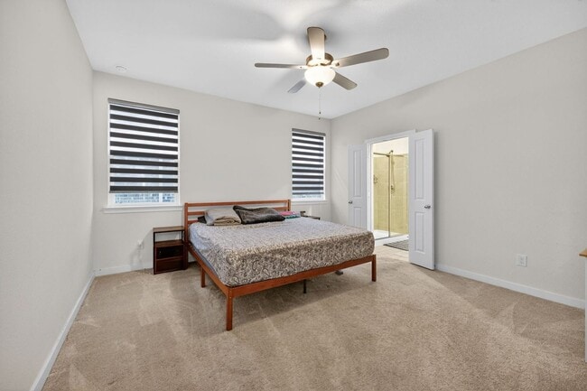 Building Photo - 7025 English Elm Trl