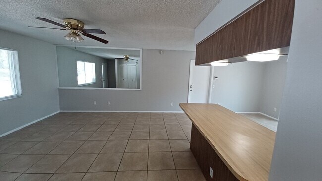 Foto del edificio - 2 Bedroom, 1.5 Bath in Orlando - Priced to...