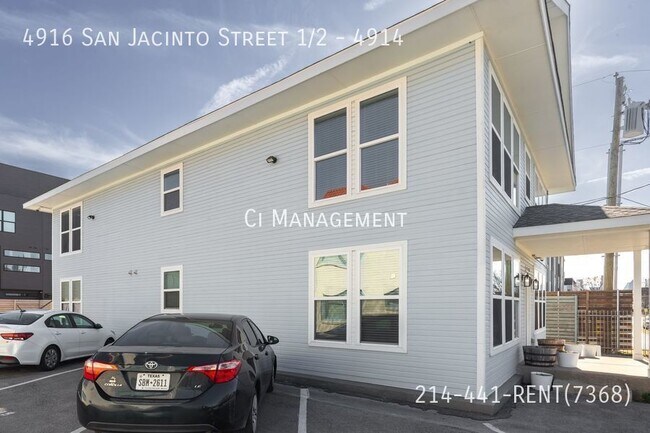 Building Photo - This unit is Huge!! Over a 1000 Square Ft ...