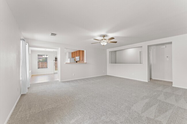 Foto del edificio - 18310 Walden Gate Ln