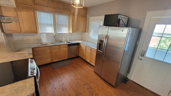 Foto del edificio - Renovated 3 Bedroom 3 Bathroom