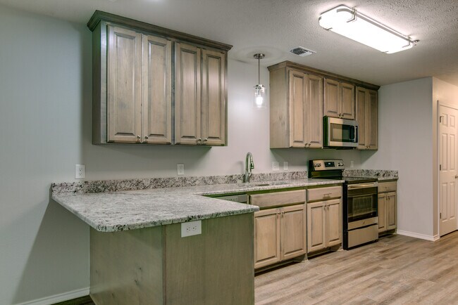 Cocina - 911 Pecorella St E