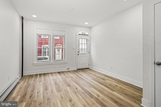 Building Photo - 245 Mulberry St