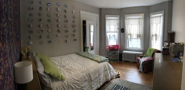 Building Photo - HOT MISSION HILL LISTING!!!