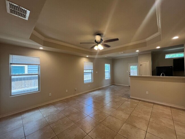 Foto del edificio - 6611 Mia Way