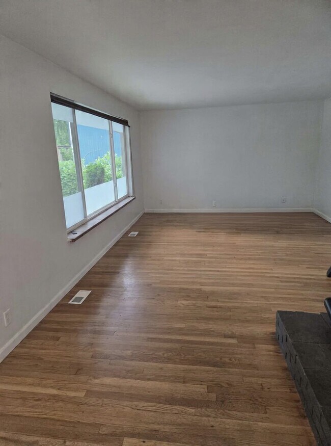 Foto del edificio - 216 Jericho Ave NE