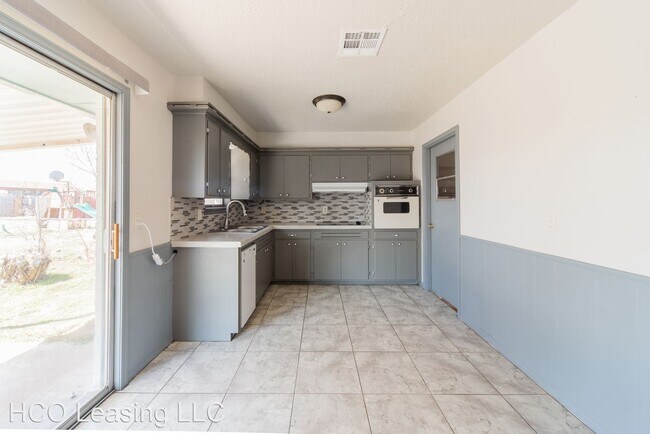 Foto del edificio - 3 br, 1.5 bath House - 1220 S.W. 62nd Street