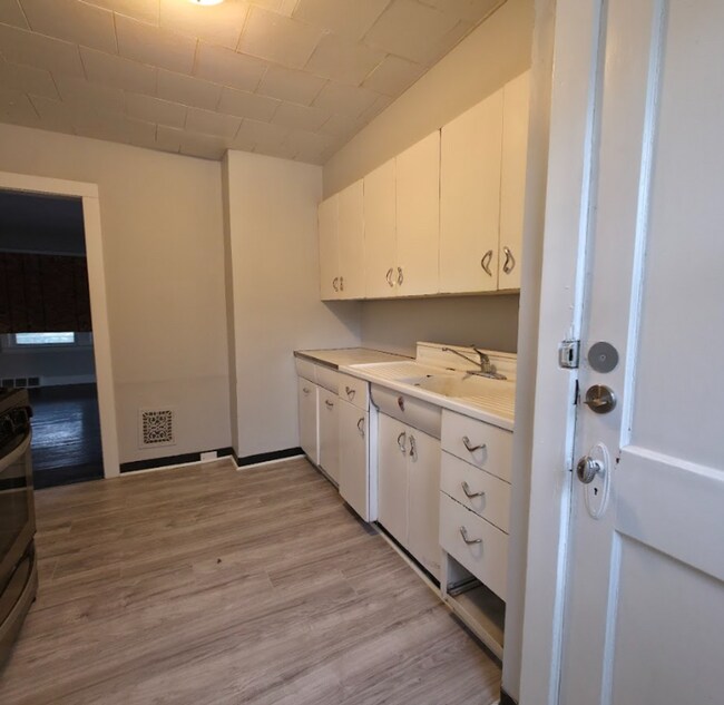 Foto del edificio - 3219 W 114th St