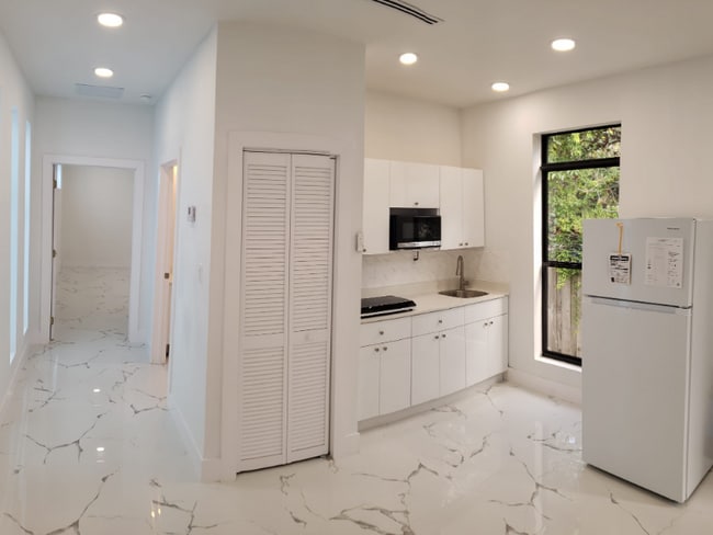 Photo - 590 Ragan Dr (Miami Springs, FL) House