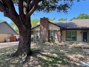 Building Photo - 3013 Clover Ln