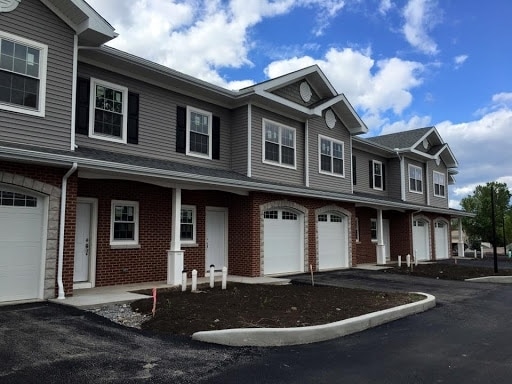 Building Photo - Hunt Club Circle Townhomes