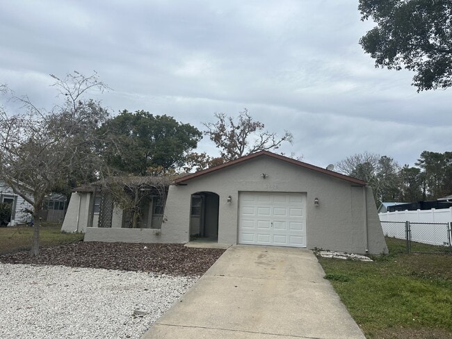 Building Photo - Great Location!  2 Bedroom, 2 Bathroom, 1 Car Garage Home For Rent.