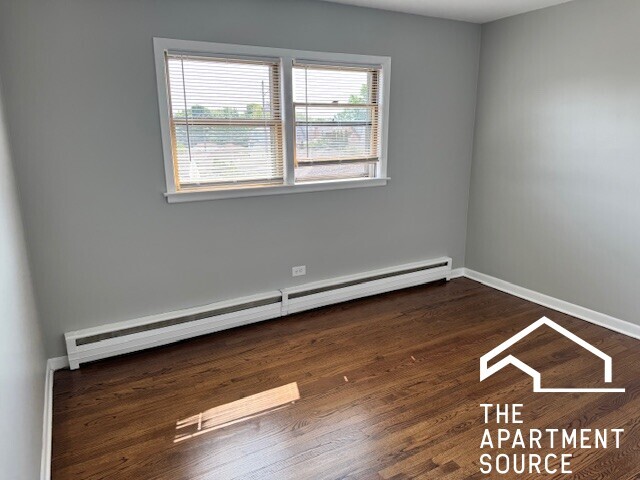 Building Photo - 5837 W Addison St