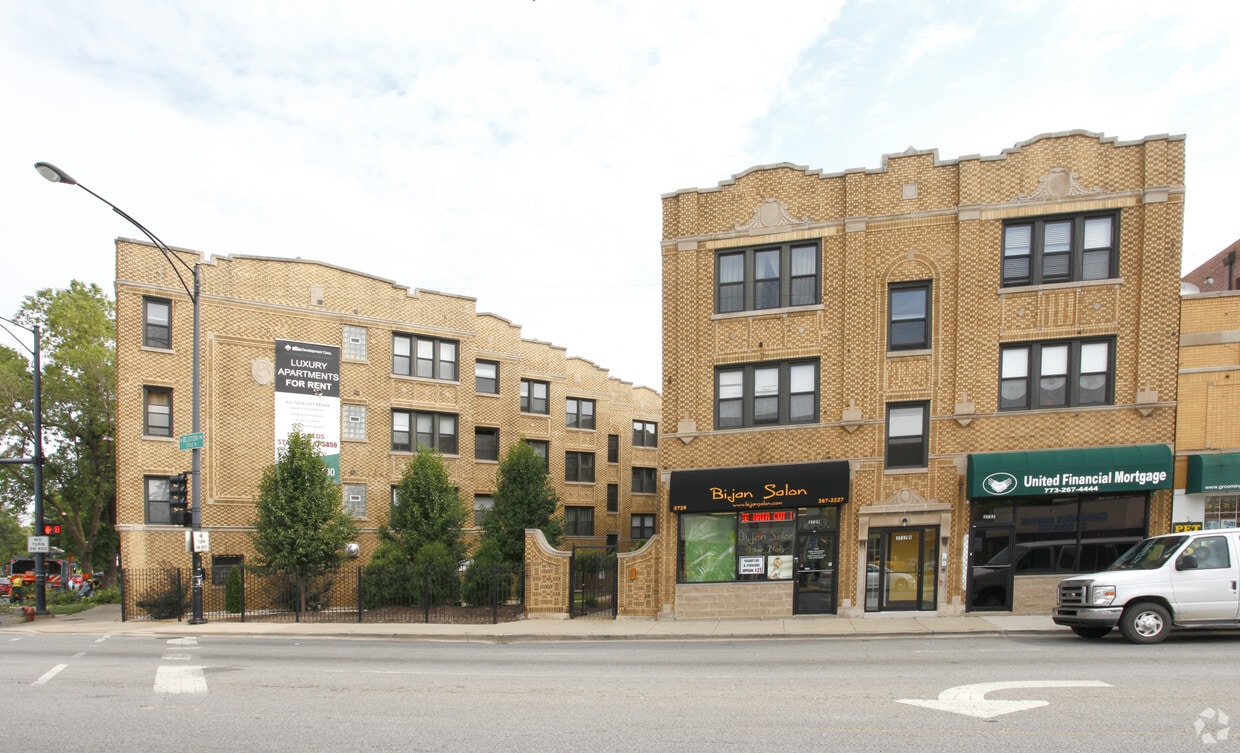 37313715 N Kimball Ave, Chicago, IL 60618 Apartments at 37313715 N