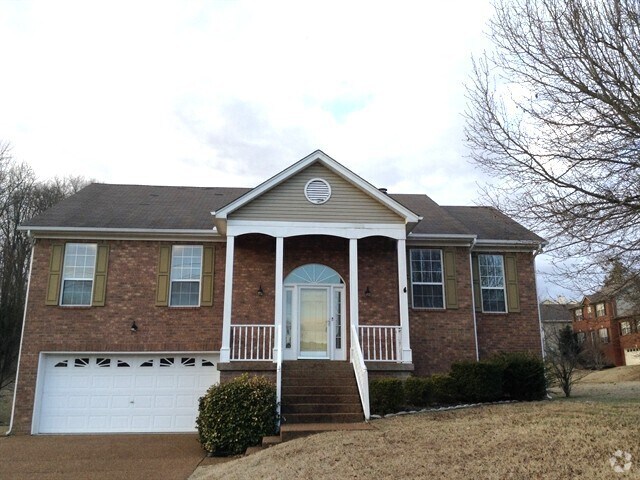 Building Photo - 3000 S Waterford Ct