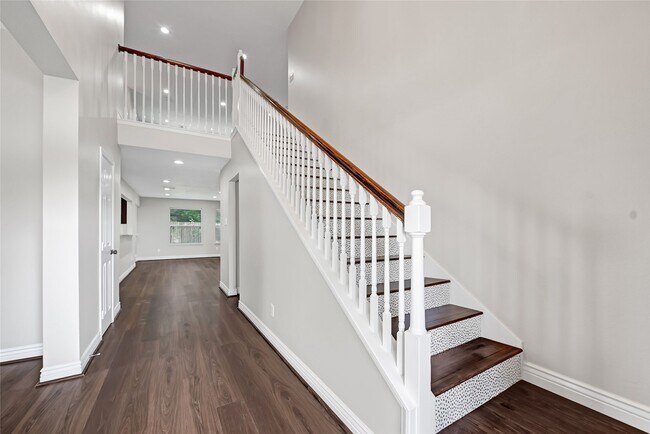 Foto del edificio - 5914 Shadow Creek Ct