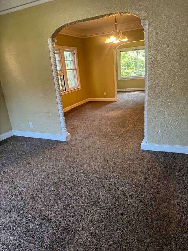 Foto del edificio - 16230 Cherrylawn St