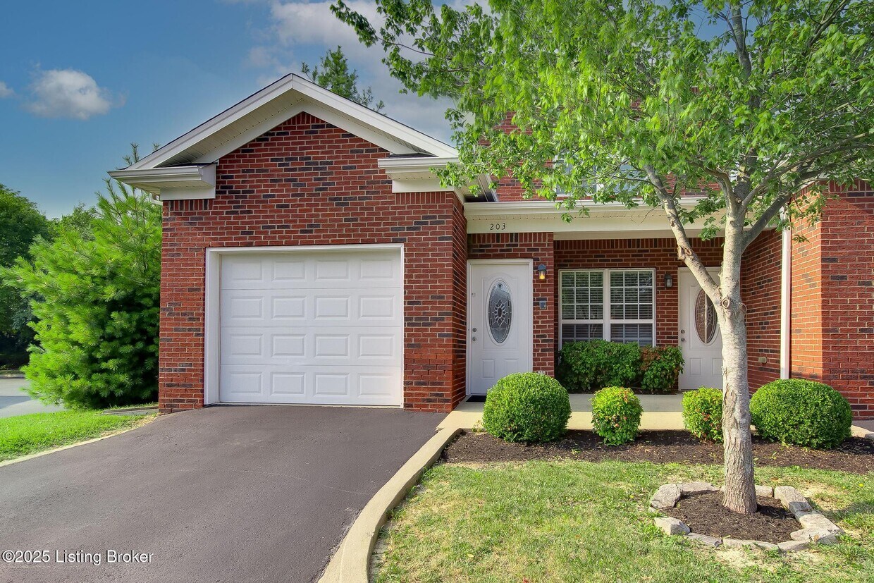 Primary Photo - 203 S Dorsey Ln