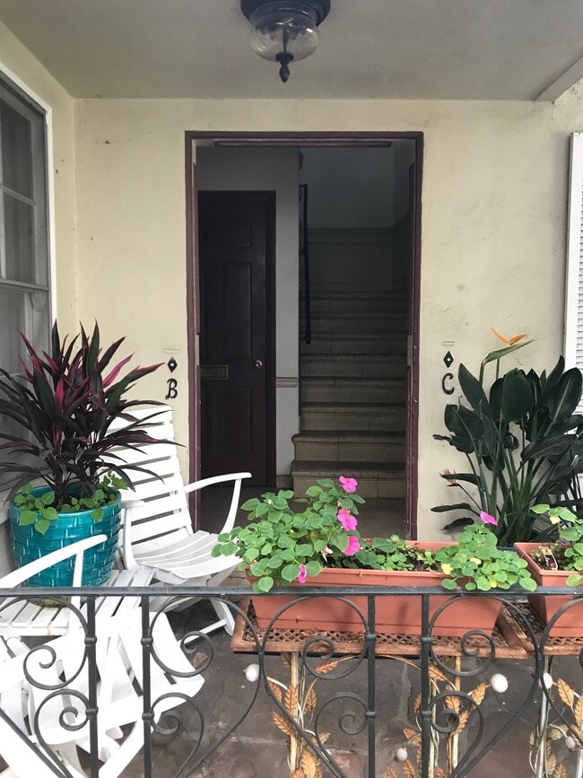 entrance to upstairs door - 2812 Montana Ave