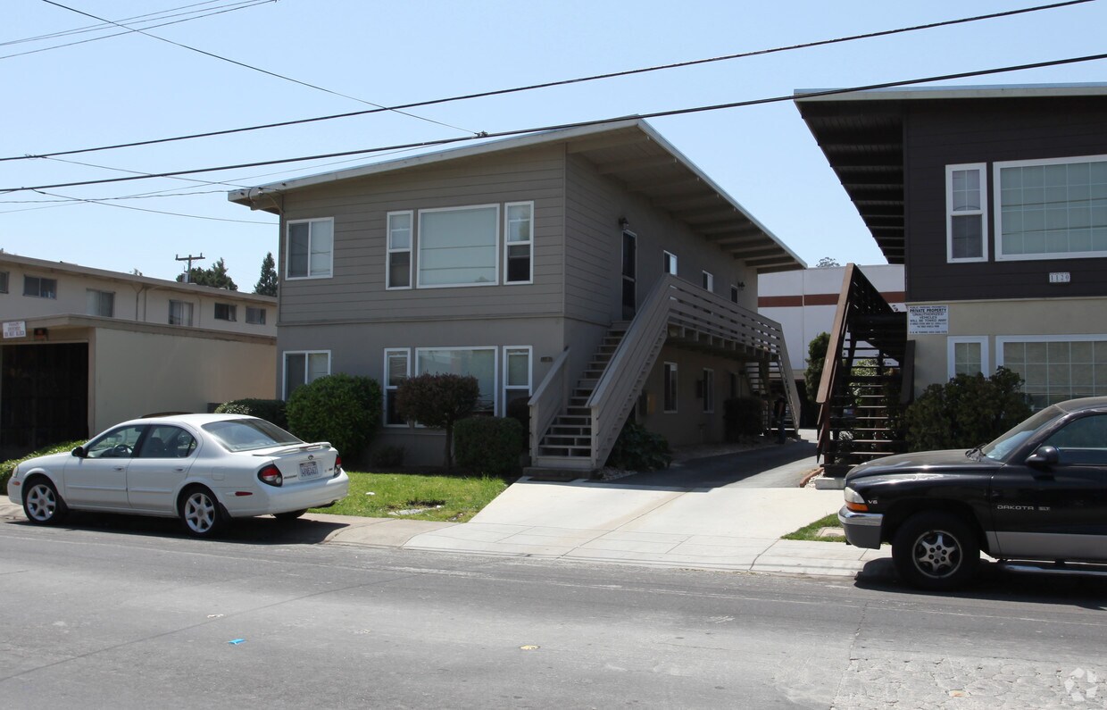 Primary Photo - 1140 Elmer St