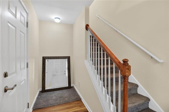 Foto del edificio - 2928 George Busbee Pkwy NW