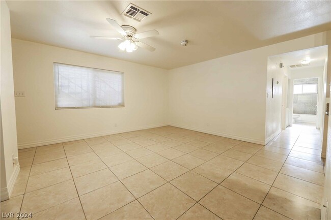Building Photo - 2353 Exeter Dr