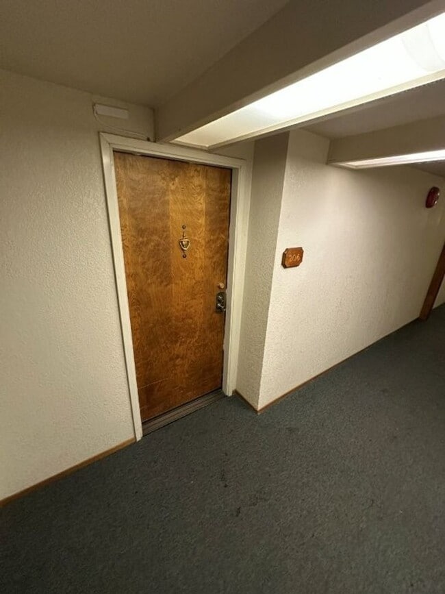 Building Photo - Nor Cal Realty, Inc - 2 bedroom 1.5 bath c...