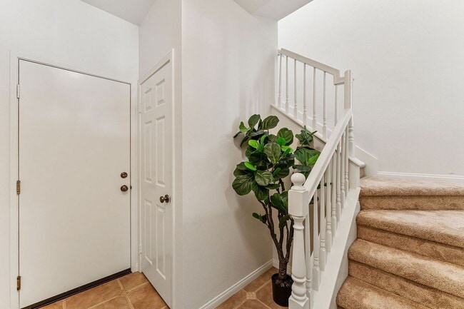 Building Photo - 259 Dewdrop