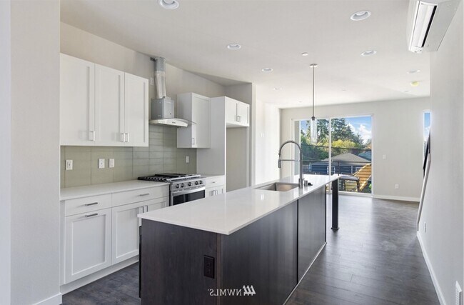 Foto del edificio - 14527 1st Ave NE