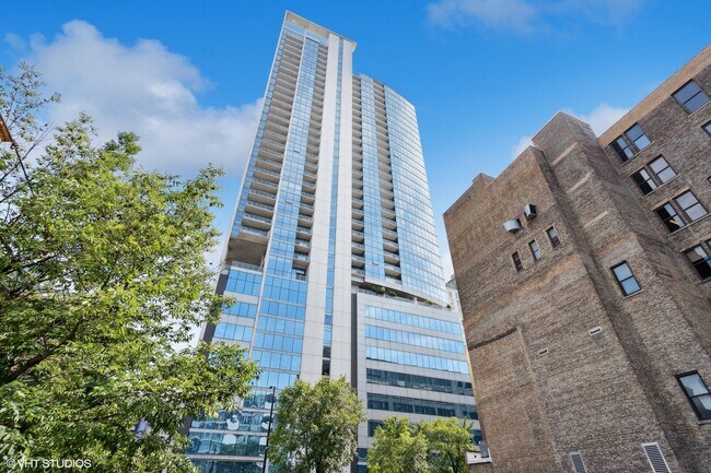 Foto del edificio - 303 W Ohio St