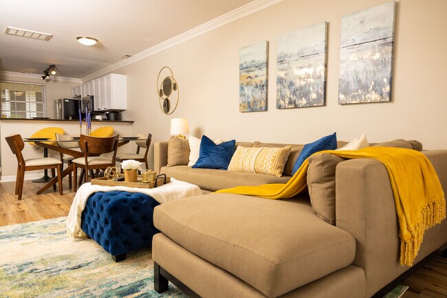 Foto del edificio - 1230 Green Oaks Ln