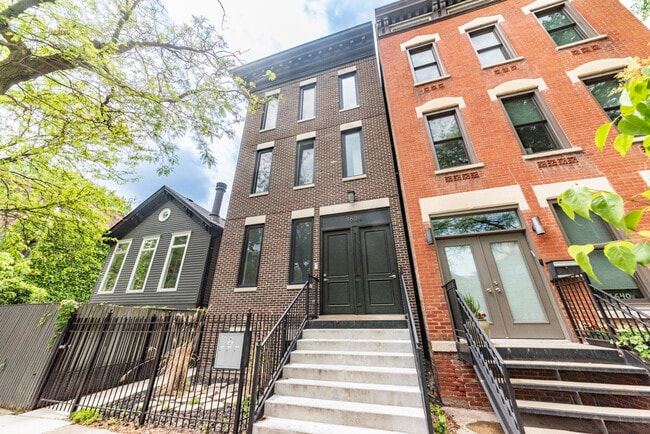 Building Photo - 1638 N Sedgwick St