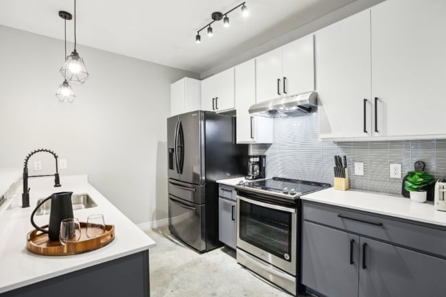 Building Photo - 2505 Thornton Rd