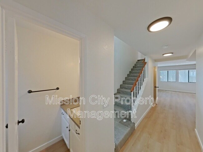 Foto del edificio - 2102 Cliff Dr