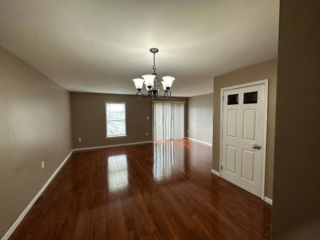 Building Photo - 203 Poplar Dr