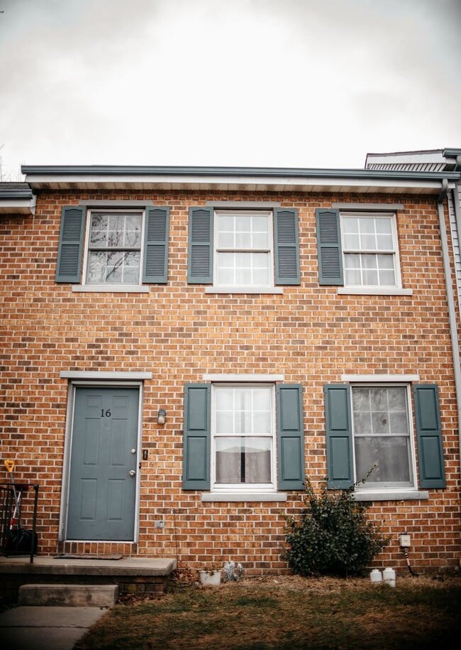 Foto del edificio - 16 Cranfield Ct