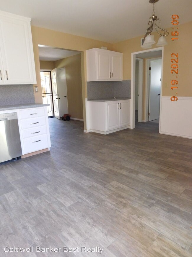 Building Photo - 3 br, 1.5 bath House - 1018 Peg St