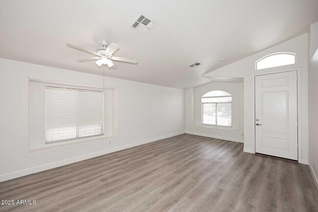 Foto del edificio - 18010 N 44th Way