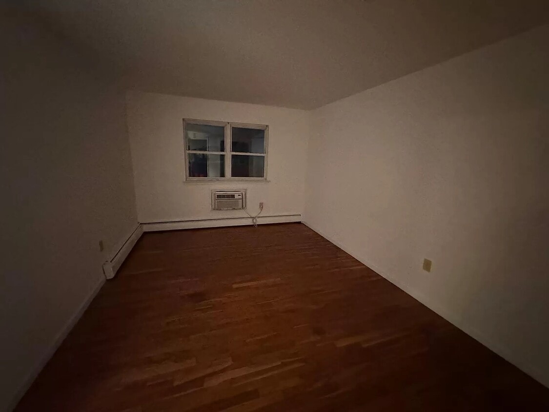 Primary Photo - 55 Gill Ln
