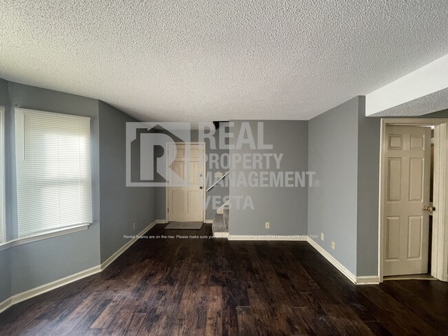 Foto del edificio - 502 Steeple Chase Rd