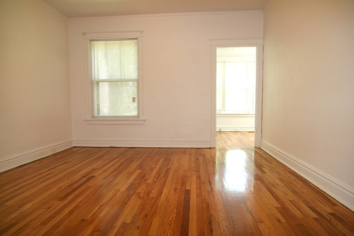 Foto principal - 6660 Washington Ave