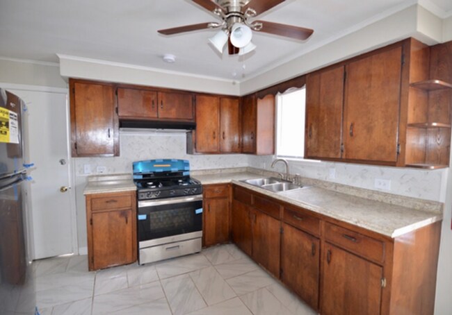 Foto del edificio - 4378 Dawson Dr