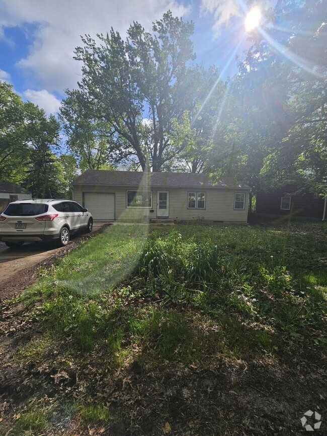 Building Photo - 125 N Peck Dr
