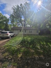 Building Photo - 125 N Peck Dr