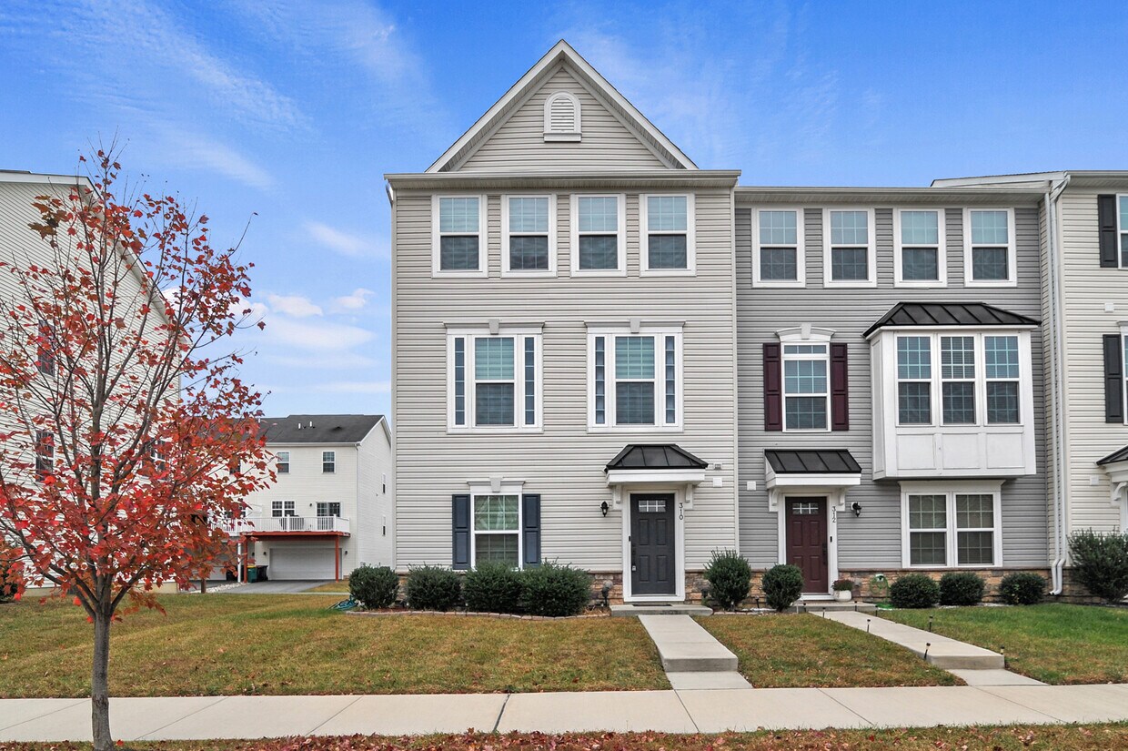 Primary Photo - 310 N Pkwy Dr