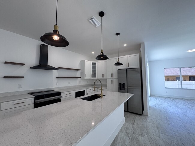 Foto del edificio - 1605 Nora Ln