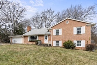Building Photo - 6805 Calverton Dr
