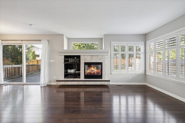Foto del edificio - Wonderful 3 bedroom, 3.5 bath home in High...