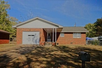 Building Photo - 732 W Arbor Dr NW