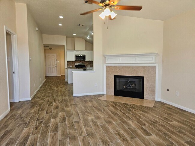 Building Photo - 2115 Summit Meadow Dr